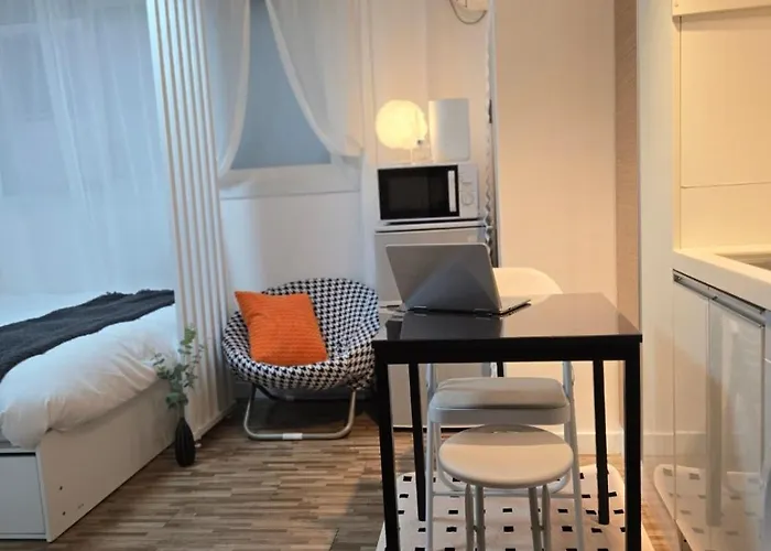 쉼스테이 신당2 역 3분 엘리베이터 및 주차 완비 Appartement *