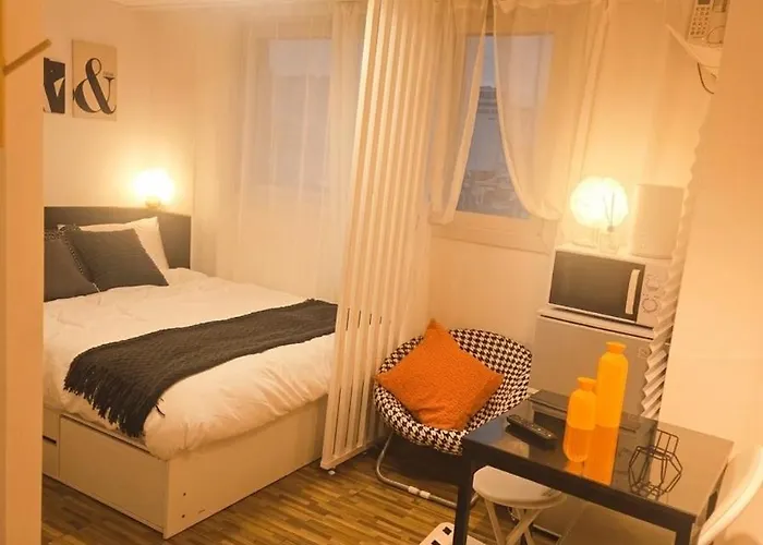 쉼스테이 신당2 역 3분 엘리베이터 및 주차 완비 Appartement